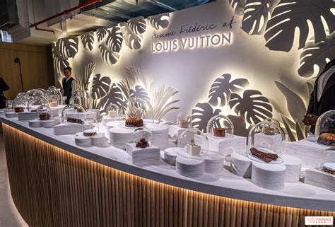 cafe louis vuitton paris